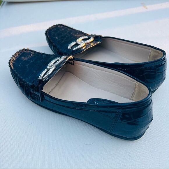 Black Patent Faux Leather Crocodile Flat Loafer, Silver Buckle Size 8 - Picture 4 of 6